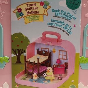 Brand New with Tags Li’l Woodzeez Travel Suitcase comes with bunk bed playset